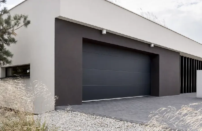 Sekční garážová vrata Brno - montáž a servis